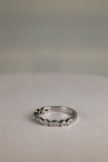 White gold art deco round brilliant diamond ring