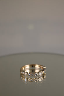 Yellow gold art deco round brilliant diamond ring